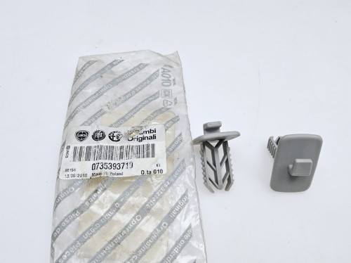 Haczyk spinka podsufitki   Fiat Panda  nowa  735393719