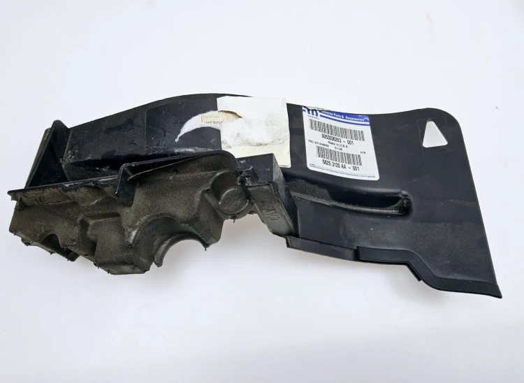 wspornik   pasa przedniego Jeep Grand Cherokee   nowy 68253120aa