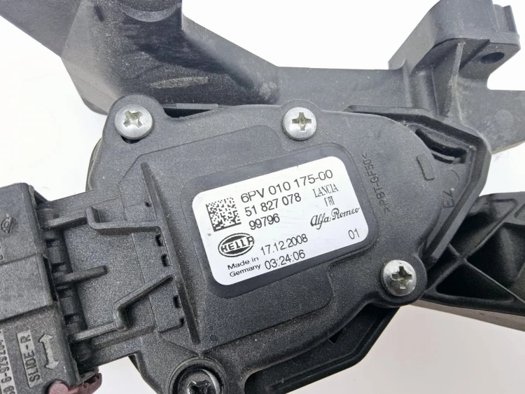pedał gazu potencjometr Lancia Delta 3 Hella 51827078