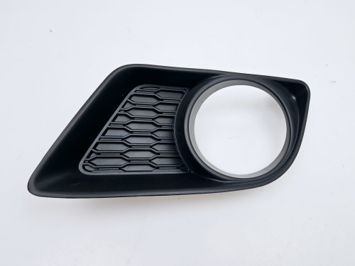 ramka halogenu prawa Dodge Charger  - nowa 68092572aa
