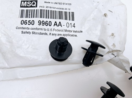 spinka sworzeń Dodge Jeep   - nowa 06509960aa