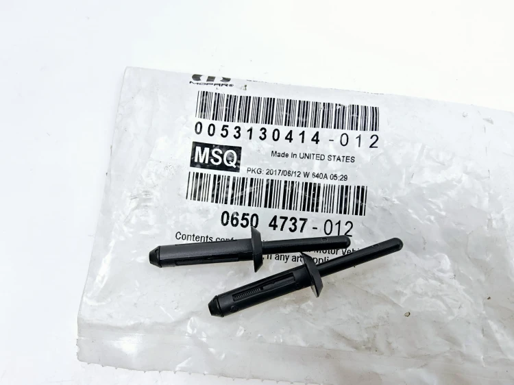 Nit rozprężny plastikowy  Dodge  Jeep- nowy 06504737