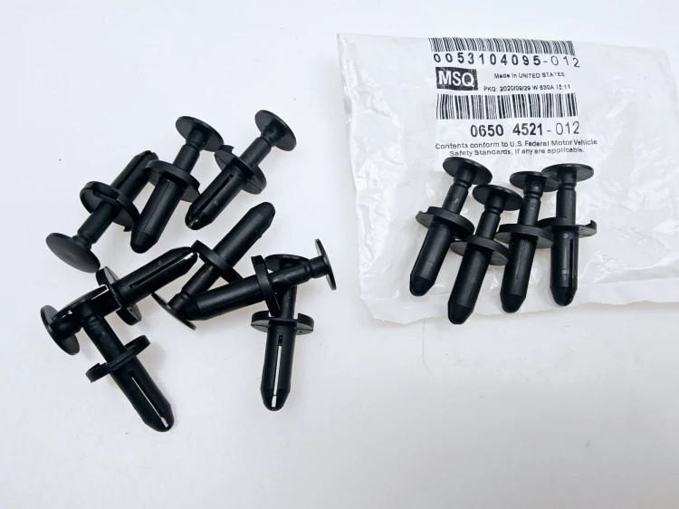 sworzeń kołek  Jeep Fiat Dodge nowa  06504521