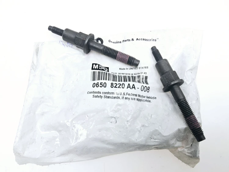 śruba mocowania kolektora wydechowego Jeep Grand Cherokee nowa 06508220aa