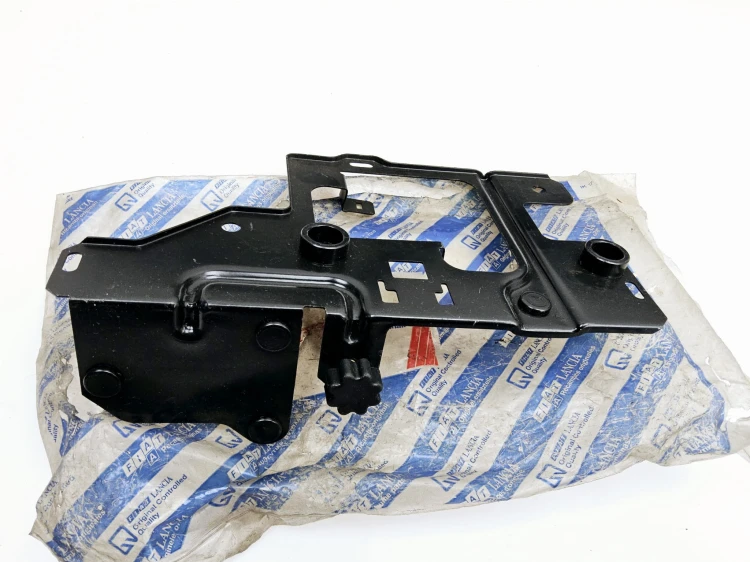 wspornik mocowania czujnik ciśnienia Fiat Lancia nowa 46427655