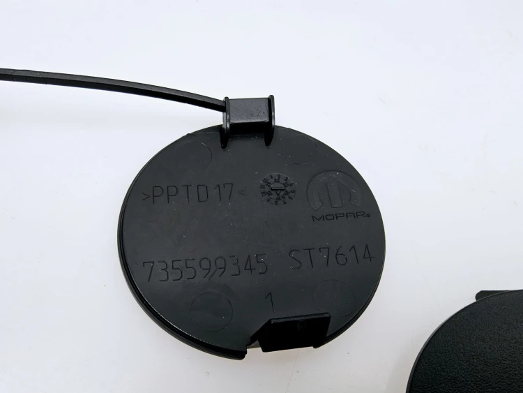 zaślepka haka zderzaka przód Jeep Renegade - nowa 735602369