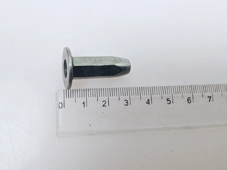 Nakrętka  nitonakrętka Fiat Alfa  - nowa 50506080