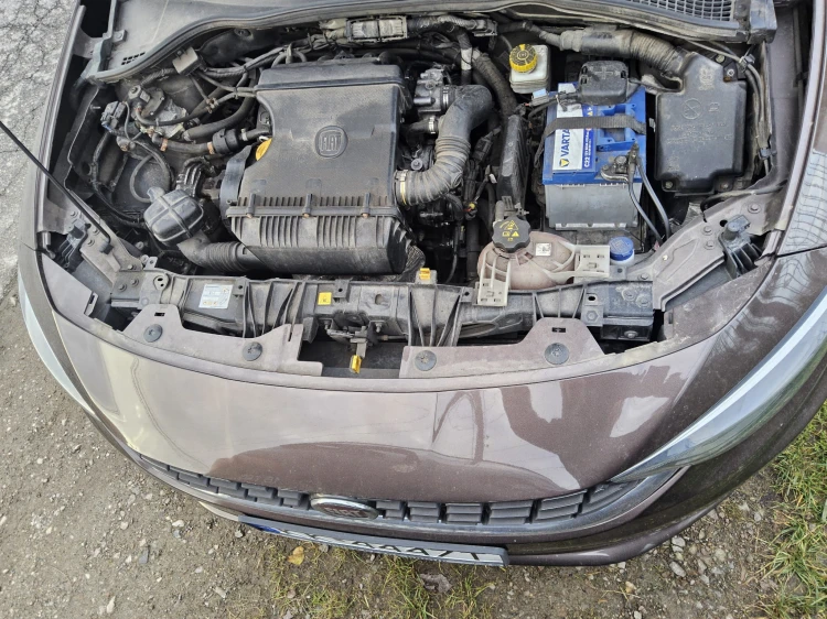 tak wygląda Fiat Tipo bez osłony zderzaka