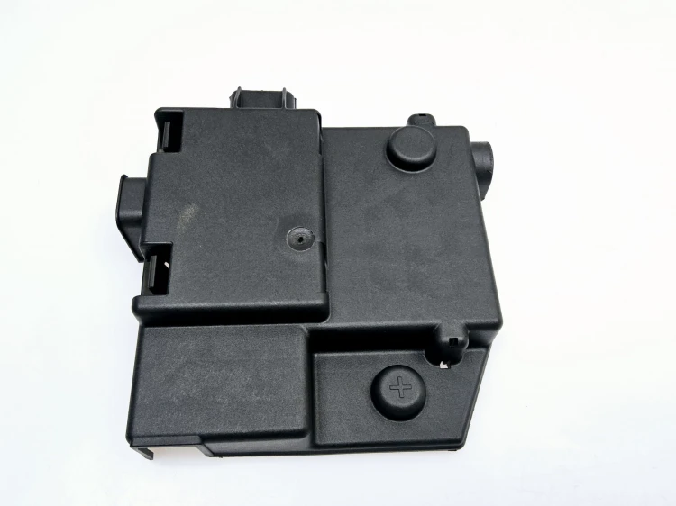 pokrywa klemy plusowej Fiat Linea  nowa 1331260080