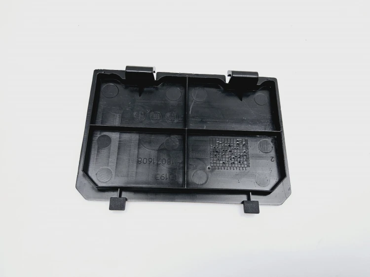 Zaślepka  nadkola przód  Fiat 500 lift nowa 71765780