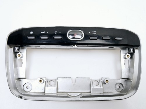 panel, przyciski, światła awaryjne, wspomaganie  ASR Fiat Punto Evo 735506947