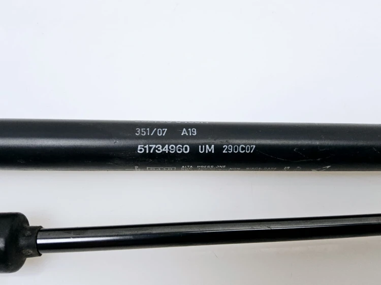 teleskopy, amortyzatorki klapy tył Fiat Croma 51734960