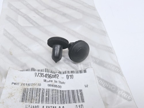 kołek wnętrza  Fiat  Doblo Fiorino Grande Punto nowy  735496082