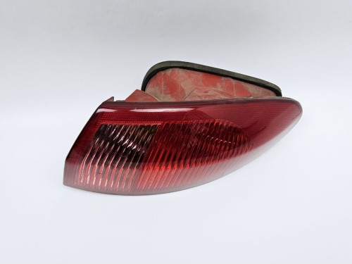 Lampa tylna tył Alfa Romeo 147 lift na błotnik prawa