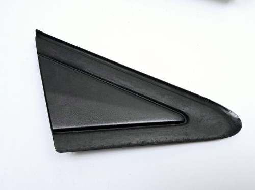 trójkąt na błotnik przedni prawy  do Fiat Bravo 2 73539129
