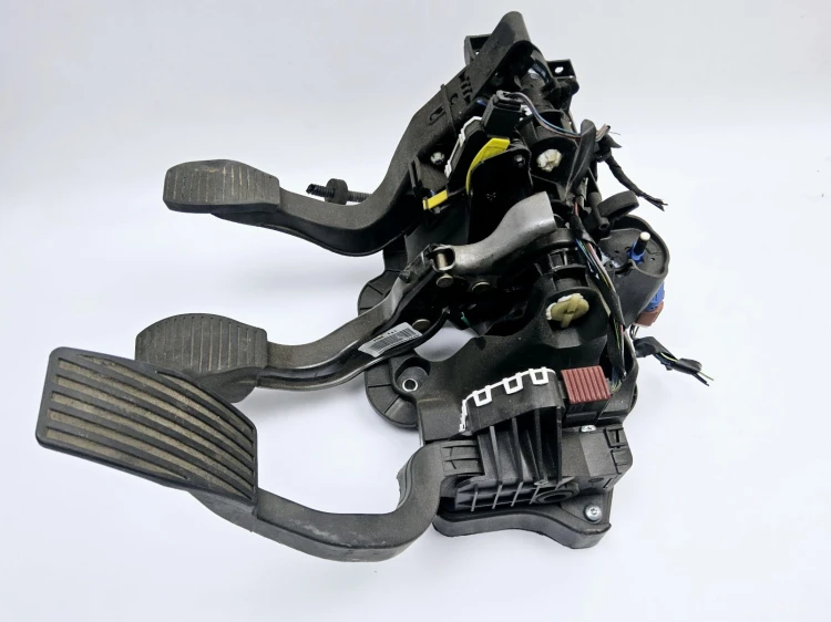 komplet pedałów do  Fiat Punto po 2012  9550003