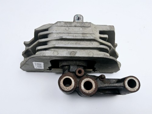 wspornik, łapa, poduszka silnika prawa Fiat Freemont 04766549ad