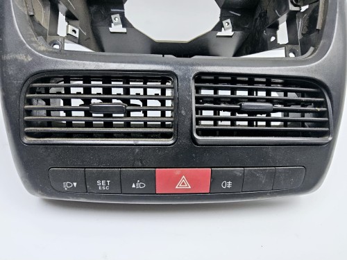 kratka nawiewu  Fiat Doblo po 2010