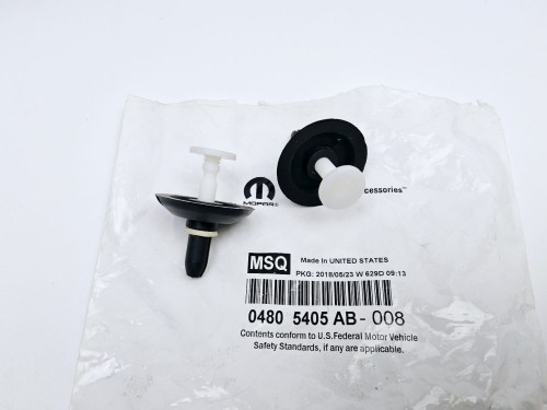 spinka klips zderzaka przedniego Chrysler 04805405ab