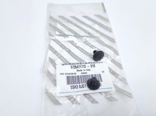 kołek tapicerki drzwi tył Fiat Fiorino Doblo   735471712