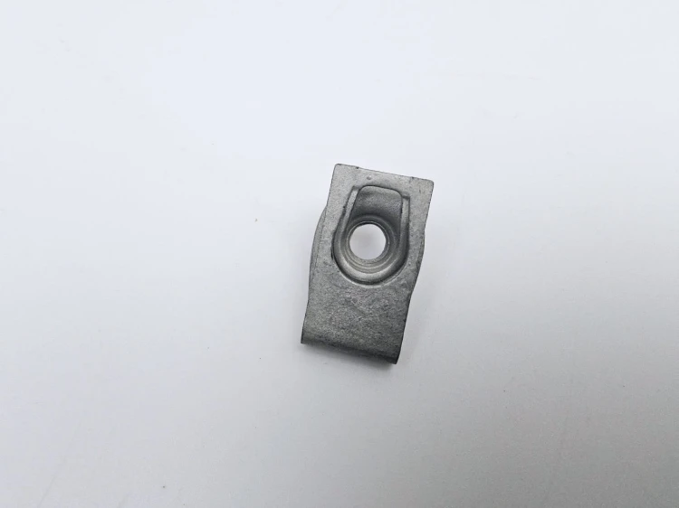Nakrętka  Jeep  06508601aa