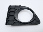 kratka zderzaka ramka halogenu prawa  Fiat Punto Evo 735500138
