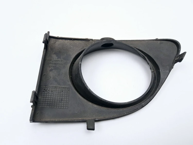 Prawa ramka halogenu do Fiat Punto Evo 735500138
