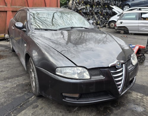 przód Alfa GT