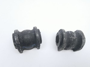 guma stabilizatora tył  Fiat Dodge- nowy  04721918AF