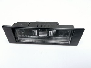 lampka oświetlenia tablicy rejestracyjnej Alfa Fiat nowa 50522964
