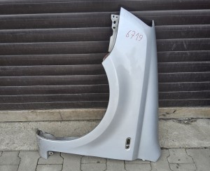 błotnik przedni lewy Fiat Panda II srebrny metalik