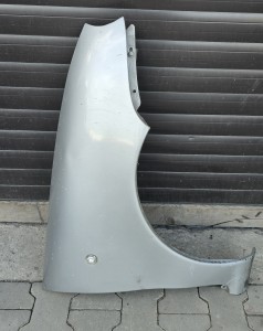 błotnik przedni prawy Fiat Seicento srebrny metalik