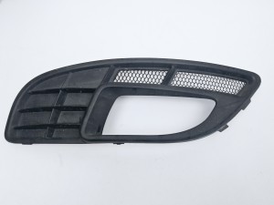 kratka zderzaka, ramka halogenu lewa Fiat Croma lift 735447325