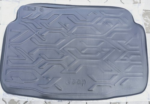 Wykładzina  bagażnika Jeep AVENGER
