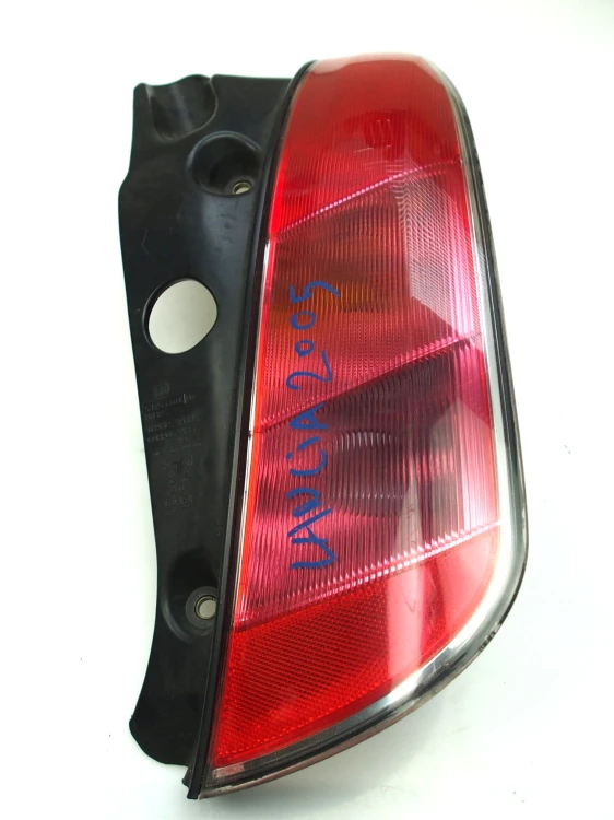 Lampa tylna Lancia Ypsilon 2004  prawa