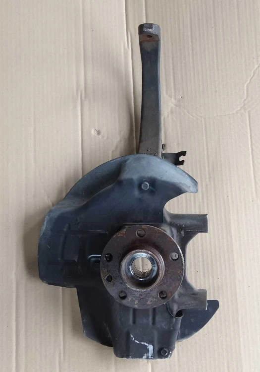zwrotnica prawa Brembo Alfa 159 2.JPG