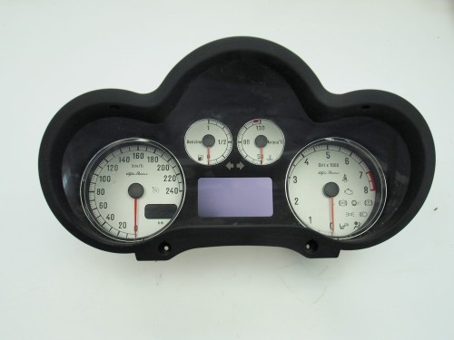 156056631 alfa 147 lift.jpg