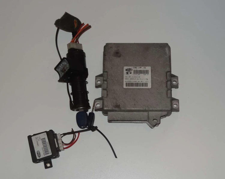 zestaw do odpalenia Fiat Bravo 1,6 16V IAW 1AF.1G 1.JPG