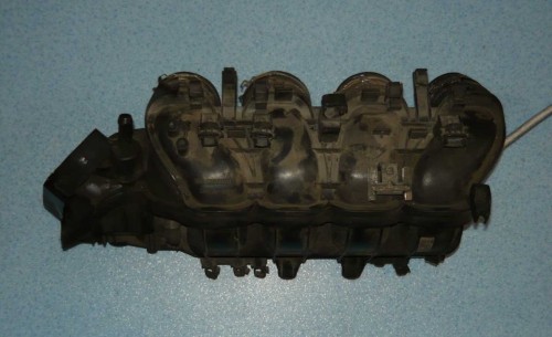 kolektor ssący plastikowy Alfa Romeo 147 1,6 16V Twinspark 2.JPG