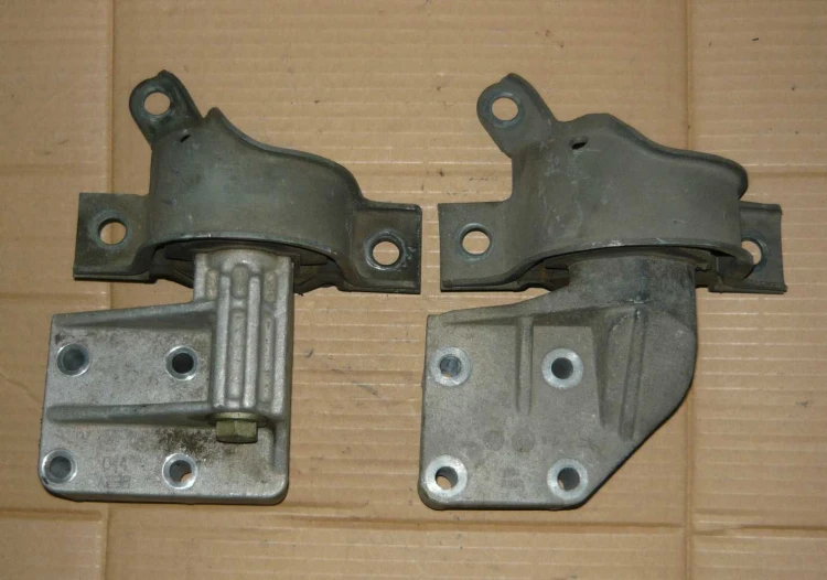 punto 2 silnik poduszka 4 sr .JPG