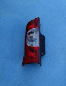 PEUGEOT BIPPER 2007-2011 LAMPA TYLNA LEWA KOMPLETNA