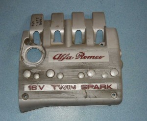 pokrywa, osłona silnika Alfa Romeo 147  1,6 TS