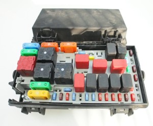 skrzynka bezpieczników Fiat Grande Punto 1,2  51737884