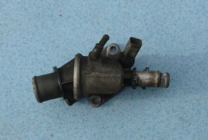 termostat z 1 czujnikiem Fiat, Alfa Romeo, Lancia 1,9 JTD