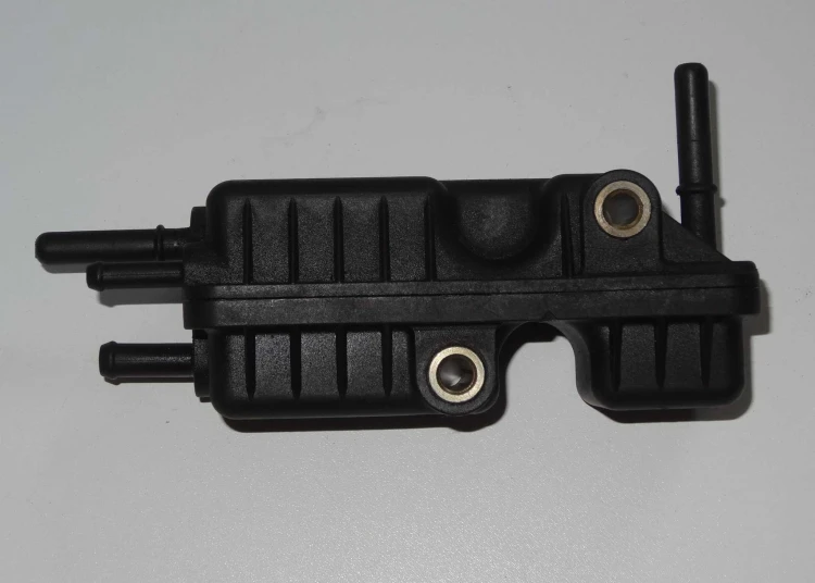 kolektor paliwa Stilo 1,9 JTD 3.JPG