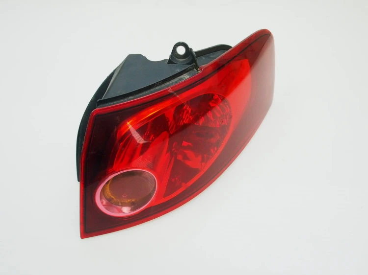 lampa tylna prawa Fiat Croma 1.jpg