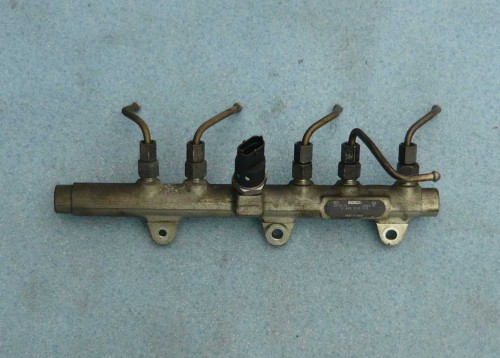 listwa common rail, szyna wtryskowa kompletna z  czujnikiem ciśnienia paliwa Fiat Stilo 1,9 JTD 