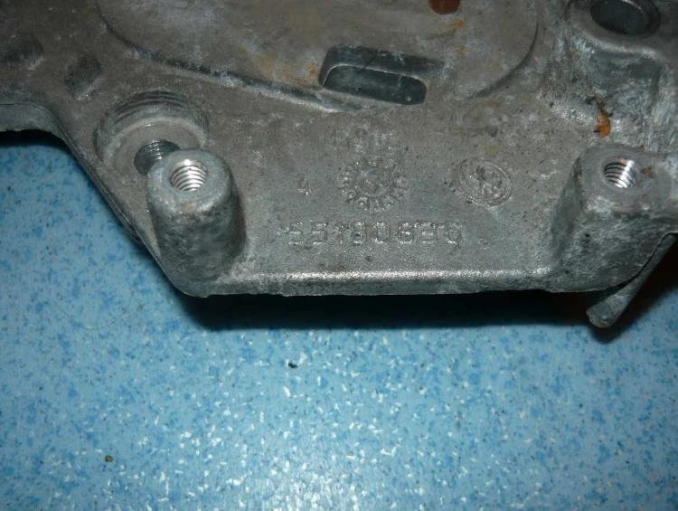 wspornik alternatora 4.JPG