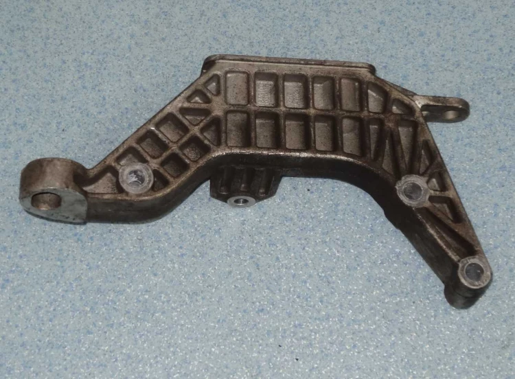 wspornik skrzyni biegów Fiat Punto Evo